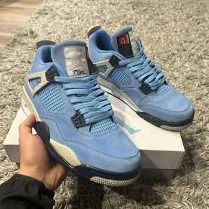 Jordan 4 University Blue Size 10 UNC worn once in super good condition